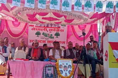 स्थानीय तहको चुनावी माहोल बनाउँदै गाउँमा नेता